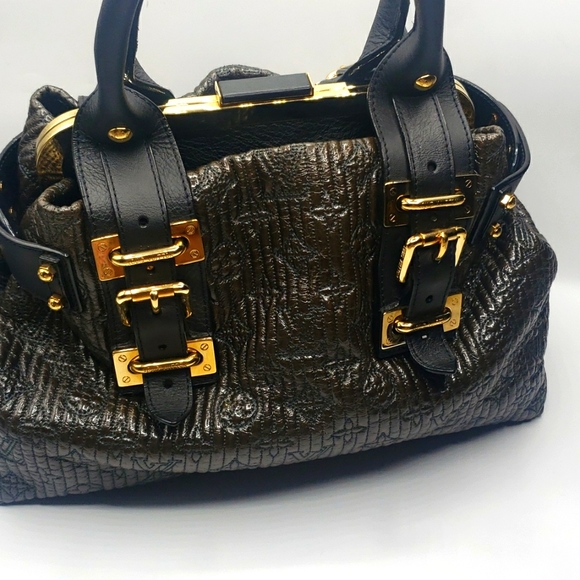 LOUIS VUITTON BAG ONE SIZE COLOR BLACK WITH GOLD HARDWARE 100% AUTHENTIC - Picture 3 of 17